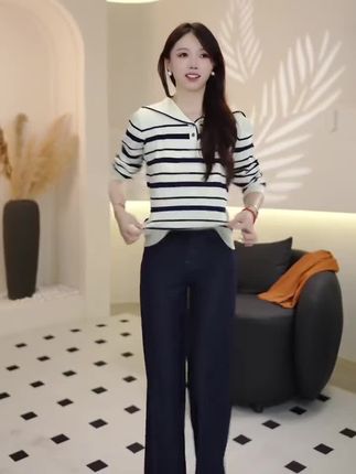 海军领条纹针织衫