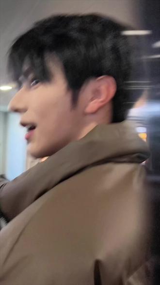 今天是贪心男人!
#张庭睿#帅哥#机场穿搭
@张庭睿 @张小哲