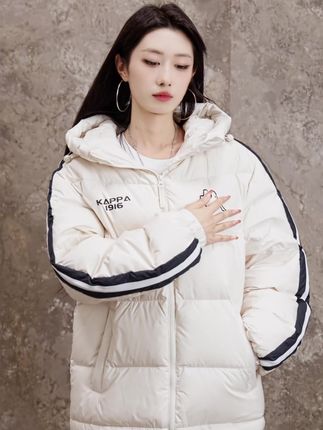 米白羽绒服,温暖又时髦,冬日绝配~#kappa #早冬新款 #冬季必备 #暖和柔软舒适 #羽绒服
