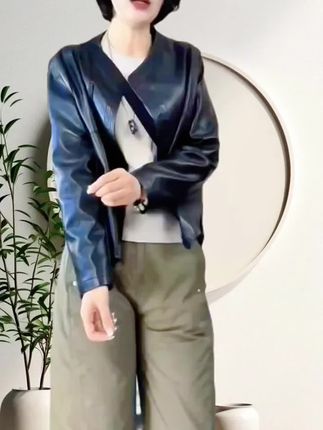 海宁皮衣女短款2025春秋新款修身显瘦百搭皮风衣皮外套799#百搭时尚气质 #完美搭配 #穿着舒服 #皮衣外套 #皮衣 @DOU+好生意