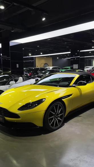 100多万开上阿斯顿马丁DB11敞篷 咱们这台车21年上牌 仅仅行驶9000公里#阿斯顿马丁 #DB11敞篷 #阿斯顿马丁DB11敞篷 #二手车 #抖音汽车