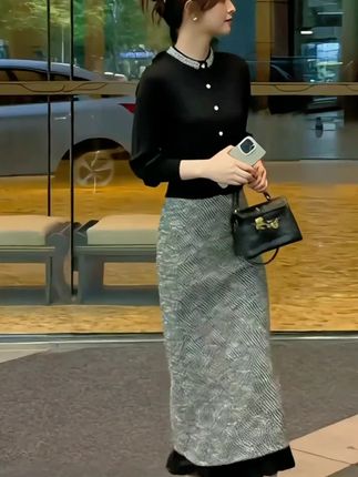 #创作灵感 早秋一整套穿搭轻奢高级感小香风黑色针织上衣搭配半身裙套装6386#女装穿搭 #减龄显瘦穿搭 #时尚气质穿搭 #早秋贵气感穿搭