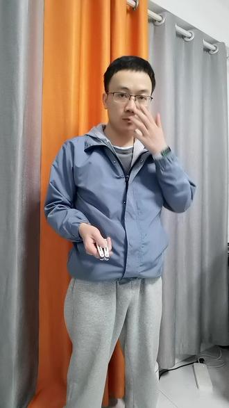 蝴蝶刀入坑两天,学会两个简单的招式 #蝴蝶刀 #蝴蝶花式刀 #内容过于真实