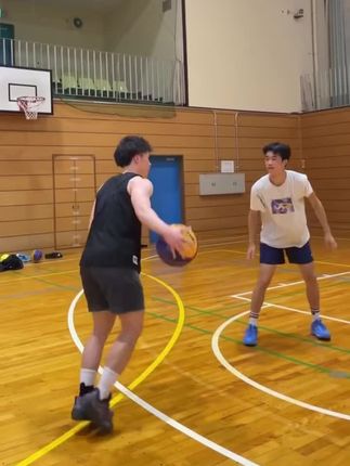 攻击前侧脚🦶!#美式篮球 🏀