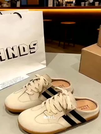软的勃肯半拖 百搭!#休闲鞋 #百搭鞋子 #秋季上新