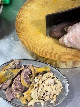 今天周末了,我要打个广告先#电白鸭粥 #水东美食 感谢大家一直以来的支持😂😂