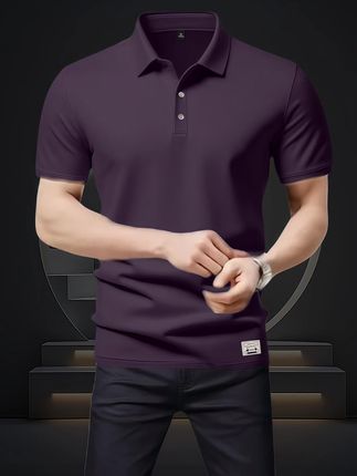 男士夏季Polo衫上新!比T恤多几分利落,比衬衫添几分自在,上班、聚会、出游都合适。  精选冰爽透气面料,自带凉感不闷汗,久穿挺括不软塌,机洗不易变形。经典翻领设计,修饰颈部显精神,肩线利落不垮塌,细节走线工整显质感。  黑白灰蓝四色百搭款,搭牛仔裤休闲,配西裤正式,20-50岁都能穿,微胖也合适。 #清爽一下 #简约穿搭 #时尚单品 #帅气十足 #polo衫穿搭