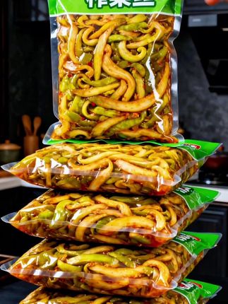 鲜脆榨菜丝配粥绝了 平时做饭不想太复杂,又想让菜色丰富点?茗天府榨菜丝能帮上忙。它口感脆嫩,没有怪味,直接吃或者和鸡蛋、肉丝一起炒,都特别入味。一小袋分量刚好,一次吃完不浪费,不管是自己在家吃,还是带饭当配菜,都很合适,家常味就该这么简单。#超便宜超划算 #下饭菜 #囤货清单 #榨菜 #太好吃了