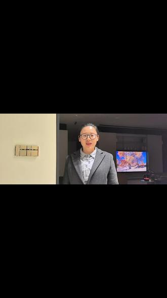 轻触有声,优雅回应。华为蒙德里安全新升级音效反馈,清脆温润,干净利落,每一次轻触都有精准音效应答;搭配灯效与触感,视听触三重同步,让智能操控不止于便捷,更有仪式感与高级感。
#华为鸿蒙智家#万科天琴湾#烟台长安映月#烟台蓝天博士雅苑#龙湖天曜