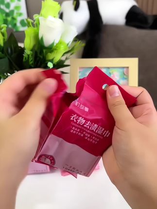 出门衣服弄脏了,直接用它擦一擦就干净了,什么水果渍,吃火锅嘣的油,都可以#衣物去渍湿巾#好物推荐🔥 #出差旅行必备#湿巾