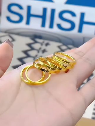 金典永不过时,简约又时尚#素圈戒指 #爆款热卖中 #指尖的浪漫#饰品 #时尚饰品