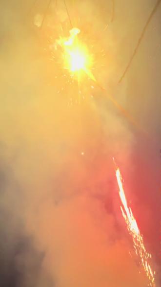 新年第一挑战:自己放烟花!!!烟花名叫前程似锦,祝我祝大家都前程似锦!!!!!