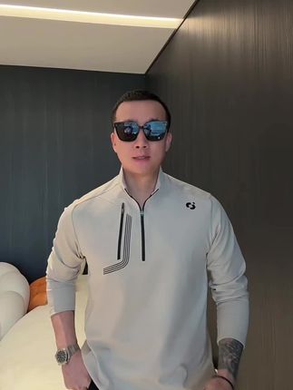 半拉链设计超贴心,不仅方便穿脱,还能自由调节领口开合度#型男穿搭 #半拉链#长袖上衣#品质男装