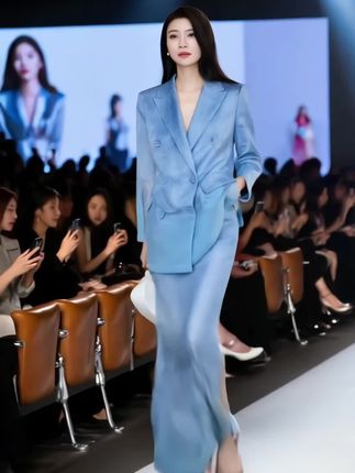 女神气质高定蓝色复古提花宽松西装外套直筒网纱半裙两件套#高级感穿搭 #轻奢女装 #时尚搭配 #高端大气 #两件套