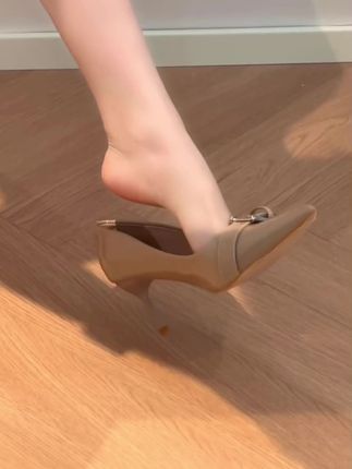 #新款上新啦 #面料柔软舒服透气 #牛皮手工鞋 #高跟鞋 #女鞋穿搭