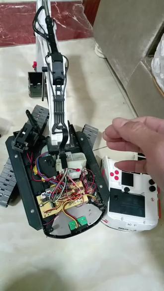 汇纳593 594挖机旋转打齿维修教程,不用换任何配件。#模型 #汇纳模型 #模型