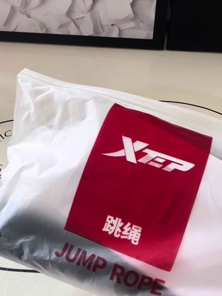 9.9就能到手,这款特步运动竞速跳绳,成人,儿童,小学生考试都能用,轻便耐磨,不打结!#竞速跳绳 #跳绳 #特步竞速跳绳 #竞速跳绳推荐 #跳绳运动