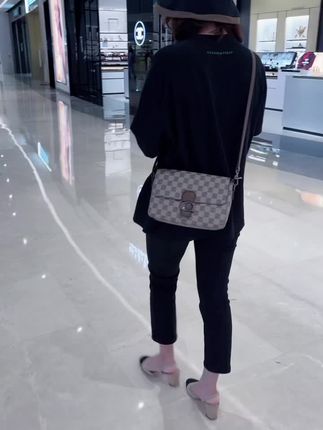 /这个包包背出去好多姐妹都在问,回头率贼高!#包包推荐 #百搭包包 #新款包包 #单肩斜挎包 #斜挎包