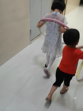 儿童呼啦圈 #孩子的快乐很简单 #运动小健将 #儿童呼啦圈#开心童年 #每个美好的瞬间都值得被记录 @抖加🔥上热门🔥dou+🔥热点宝