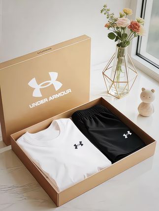 🔥 夏日炎炎,运动热情不减!这款速干套装简直是夏日运动的“神搭子”! 👟是时候换上清爽又时尚的休闲运动套装了! 🌬️简约而不失时尚的版型,完美贴合你的身形,速干透气面料,柔软舒适,让你在炎炎夏日迅速排出汗水,保持身体干爽,告别黏糊糊的夏天,让你在运动中保持最佳状态! 🏃♂️ 告别束缚🏃♂️合体剪裁,跑步、健身、打球,随心所欲!全方位自由,运动更畅快!为运动提供全方位自由。 🎽无论是日常休闲还是健身跑步,都能轻松应对,是你的完美选择!运动休闲随意切换! 🛍️ 快来和我一起享受清爽的夏日吧!,让夏天不再单调,这款男士休闲运动套装让你的每一天都充满惊喜!快来分享你的穿搭心得,一起成为时尚达人!!#夏季速干#休闲运动#品质男装#运动套装#健身穿搭