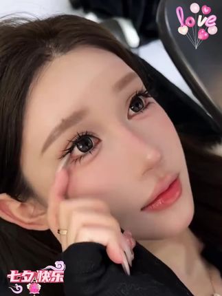 这款新品假睫毛,也太太太太好看吧,贴了它谁还会去嫁接睫毛啊,放大眼睛的效果真的绝了#睫毛分享 #这也太好看了 #假睫毛 #人人都可以是睫毛精