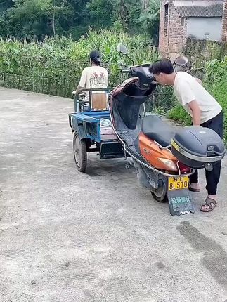 有了它,以后再也不怕半路车胎没气了#电动车助推器 #拖车器电动车 #多功能助推器 #承重强 #方便又实用