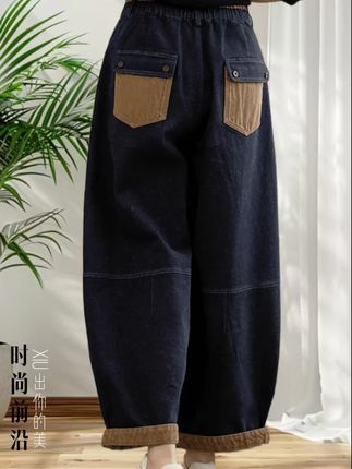 这条裤子简直太棒了,它是高腰的设计,还是宽松阔腿的版型,采用棉质面料制作而成,舒适又透气,而且还是松紧腰的样式,穿上特别舒服,它还是一条百搭的老爹裤,怎么搭配都好看。#强烈推荐 #简约大气 #百搭阔腿裤 #牛仔裤穿搭 @抖加🔥上热门🔥dou+🔥热点宝