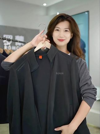 拉链采用优质金属材质,顺滑无阻,拉合轻松,即使戴着手套也能轻松操作,在寒冷天气中也能快速穿脱,为你提供温暖保障