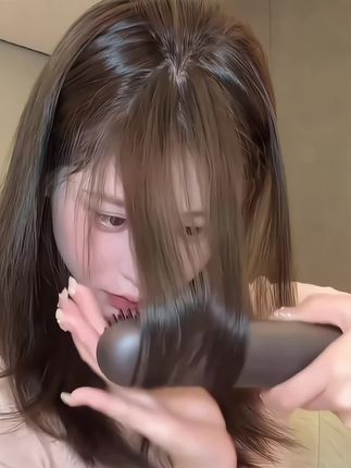 一机多用的多功能#无线直发梳 可直发可卷发可做内扣,可做八字刘海,还可做蓬松高颅顶发型,而,真是太方便了!#手残党也能学会的发型 #直发梳 #新手卷发教程 #卷发神器