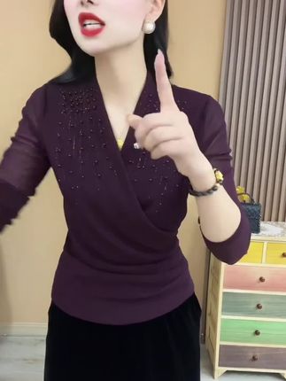 【刺绣小狗】2025早秋新款胸口刺绣小狗圆领长袖T恤上衣#气质这一块拿捏死死的 #减龄穿搭 #显瘦穿搭 #上衣穿搭 #早秋新款