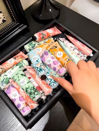 9.9到手花果护手霜#创作灵感 #在抖音入手的好东西瓜分百万奖金池#好物推荐🔥 #护肤分享 #花果护手霜