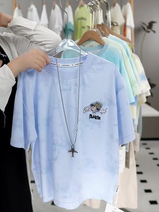 夏季男童新款短袖T恤来袭!2025潮款扎染刺绣工艺,宽松时尚韩版设计,休闲百搭,尽显萌娃活力!快来为宝贝选购吧!#男童T恤 #潮流穿搭 #夏季新品