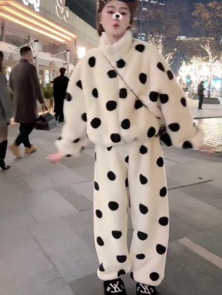 黑白波点秋冬新款加厚珊瑚绒家居服套装#睡衣#秋冬穿搭 #睡衣外穿#面料柔软舒适