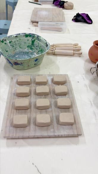 哎呀!不能摸,我这可是要卖的 #霉豆腐 #搞笑 #毛豆腐 #打工人日常 #抽象