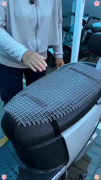 适用无极翼龙SR150R摩托降低坐垫腰靠防水座垫总成改装LX