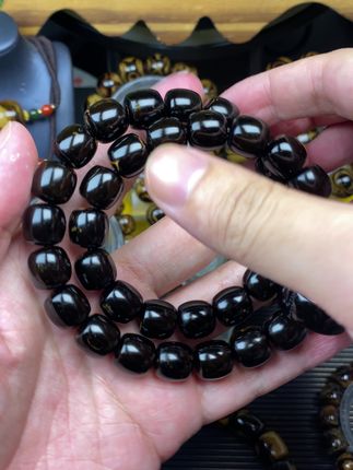 纯纯的黑金1.2尺寸36颗,外加黑色跑环全品级别@千层一品甄选 直播