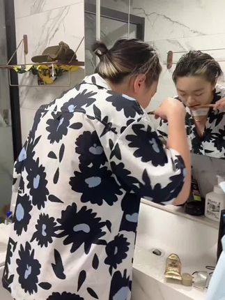 只要9.9到手八支软毛牙刷,非常好用又便宜。