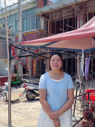 安徽远嫁陕西开车八百公里、今天终于回到娘家见到家里人了,马上一年没有见到父母了今天见到娘家人很开心,妈妈知道我要回来啦,那么热的天提前就开始,给我蒸的馒头做的滑鸡肉特别好吃 #远嫁的姑娘回娘家 #记录我的农村生活