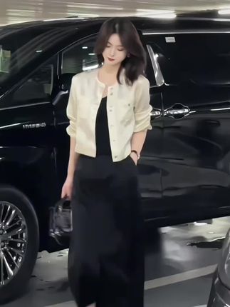 2025夏季新款时尚显瘦气质女士网红洋气两件套百搭款D5437