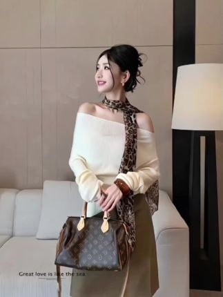 #高级感穿搭 #优雅气质 #美搭尽显女神范 #这也太好看了 #时髦穿搭