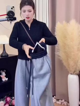 【特厚奥粒绒‘2.0】一条过冬撞色弯刀裤2025秋冬加厚保暖百搭休闲裤#穿搭搭配 #显高显瘦 #穿搭穿搭 #好身材穿出来 #时尚穿搭风 @DOU+好生意