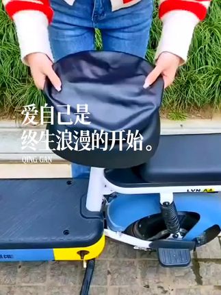 【厂家直销】电动车防雨罩自行车坐套防晒防水双面皮革四季通用座垫