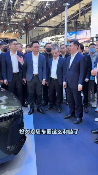 车圈年度名场面,奔驰140岁的排面!#奔驰140周年 #奔驰 #小米su7 #奥迪 #汽车