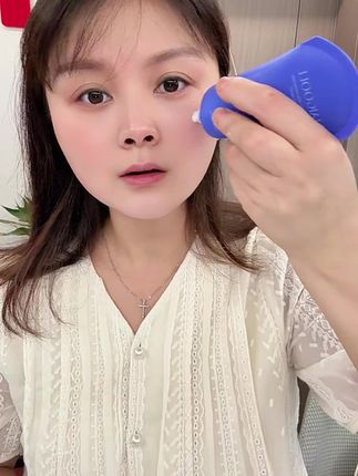 奉劝大家手机能少看的真的要少看点#高倍防晒霜 #美白防晒隔离三合一