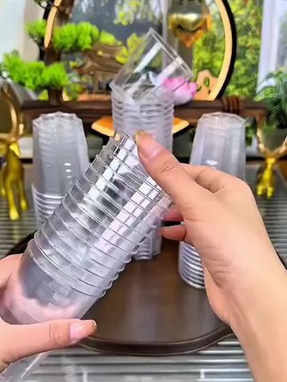 家里招待客人就用这种加厚加硬的航空杯,冷水热水都可以使用,晶莹剔透的,真的很不错