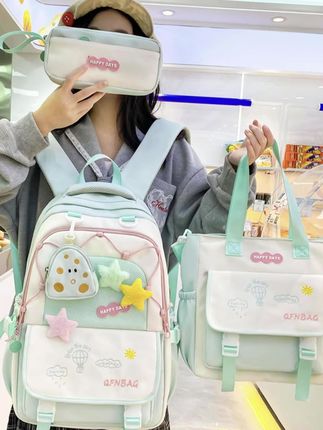 #学生书包 #少女背包 #轻便双肩包 #校园穿搭 #开学装备 高颜值书包女生初中生小学生三到六年级大容量可爱轻便双肩包背包
