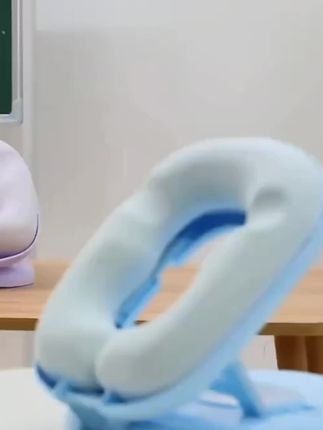 午睡枕小学生趴睡枕,儿童午休枕头,教室桌上睡觉趴抱枕。#学生午睡枕 #教室桌上趴趴枕 #学生趴睡枕#好物推荐