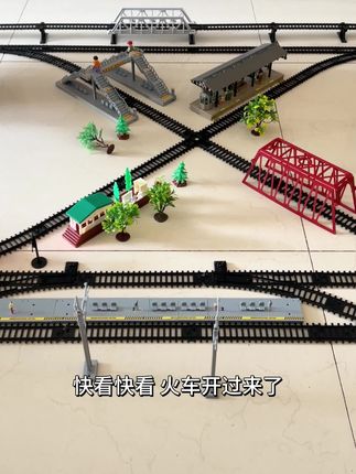 今天跑蒸汽火车跟欧洲之星 带火车鸣笛声音还有灯光#玩具 #火车 #火车模型 #火车迷 #火车视频 @抖音小助手