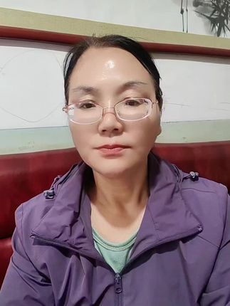 不知大家最近刷到没有?我们蓝田三官庙,里峪湾村支书强强,为了解决村里老人吃饭问题,每天中午骑着电动三轮车,走街串巷,风雨无阻,给村里70位老人送饭,象征性收取2元费用,大家请看视频。 他的这一举动得到了网友的支持和称赞,好评如潮,多家网络平台报道了他的先进事迹。他是村干部的"典范",希望全国的基层干部都能向他学习。"在其位,谋其职;任其职,尽其责"。感兴趣的大家可以搜索一下:村支书强强。 #种草激励计划,#村支书强强@村支书强强#正能量 #原创视频 #同城热点