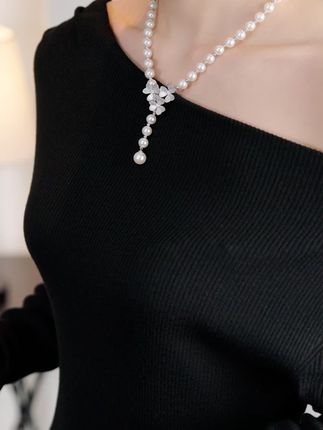 爱千百种自己 爱能够失去 爱重新获得 爱挺直身躯 不屈服于谁#时尚饰品 #高级感穿搭 #轻奢饰品分享 #项链 #小众首饰